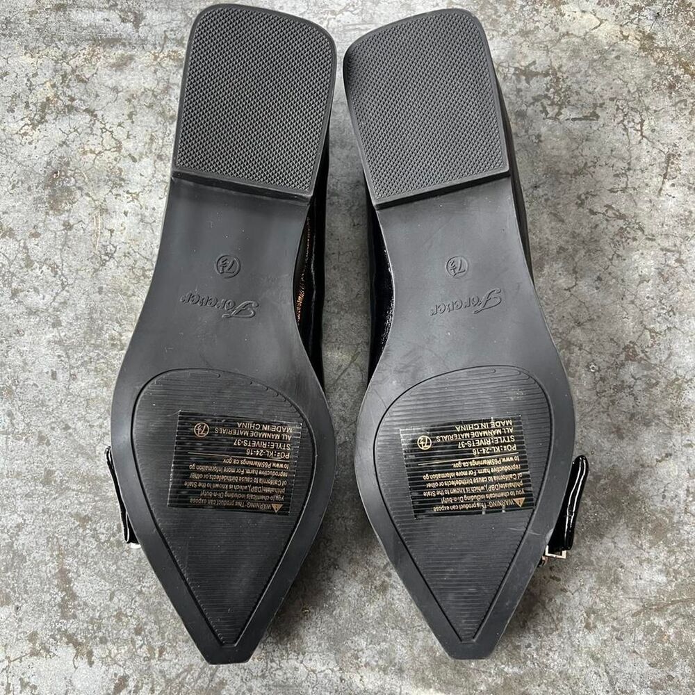 Forever Link Black Patent Pointed Toe Buckle Flats Grommet Hardware Edgy 7.5 - Picture 5 of 8